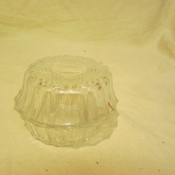 VTG PAIR OF PRESSED GLASS SMALL BOWLS RELISH DISHES - Picture 4 of 5